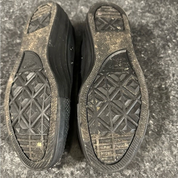 Converse Black Low Top Sneakers Women’s Size 7 Men’s Size 5 - Picture 7 of 8